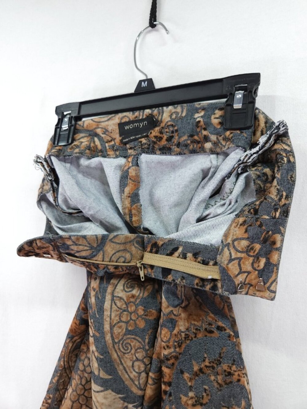 Womyn Womens Size 6 Altered 24x26 Paisley Velvet Jacquard Straight Leg Pants - Picture 7 of 15